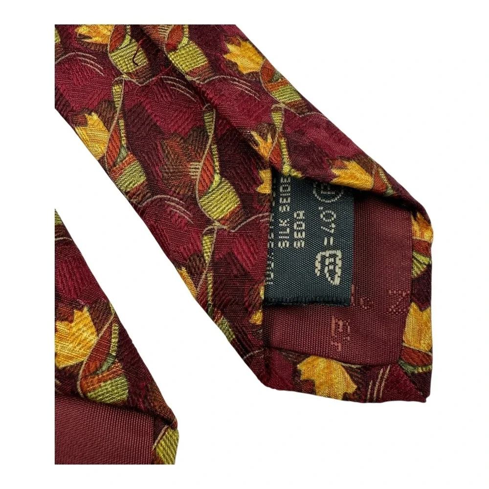 Ermenegildo Zegna Red Silk Tie Floral Abstract Design 3.75x58 Made‎ in Italy